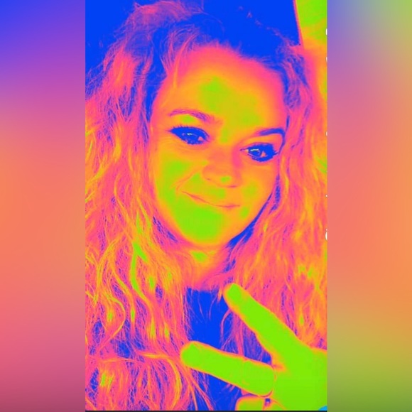 Meet your Posher, Dawn - Picture 2 of 8